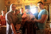 Издательский совет передал книжные комплекты многодетным семьям  Христорождественского храма деревни Осташково